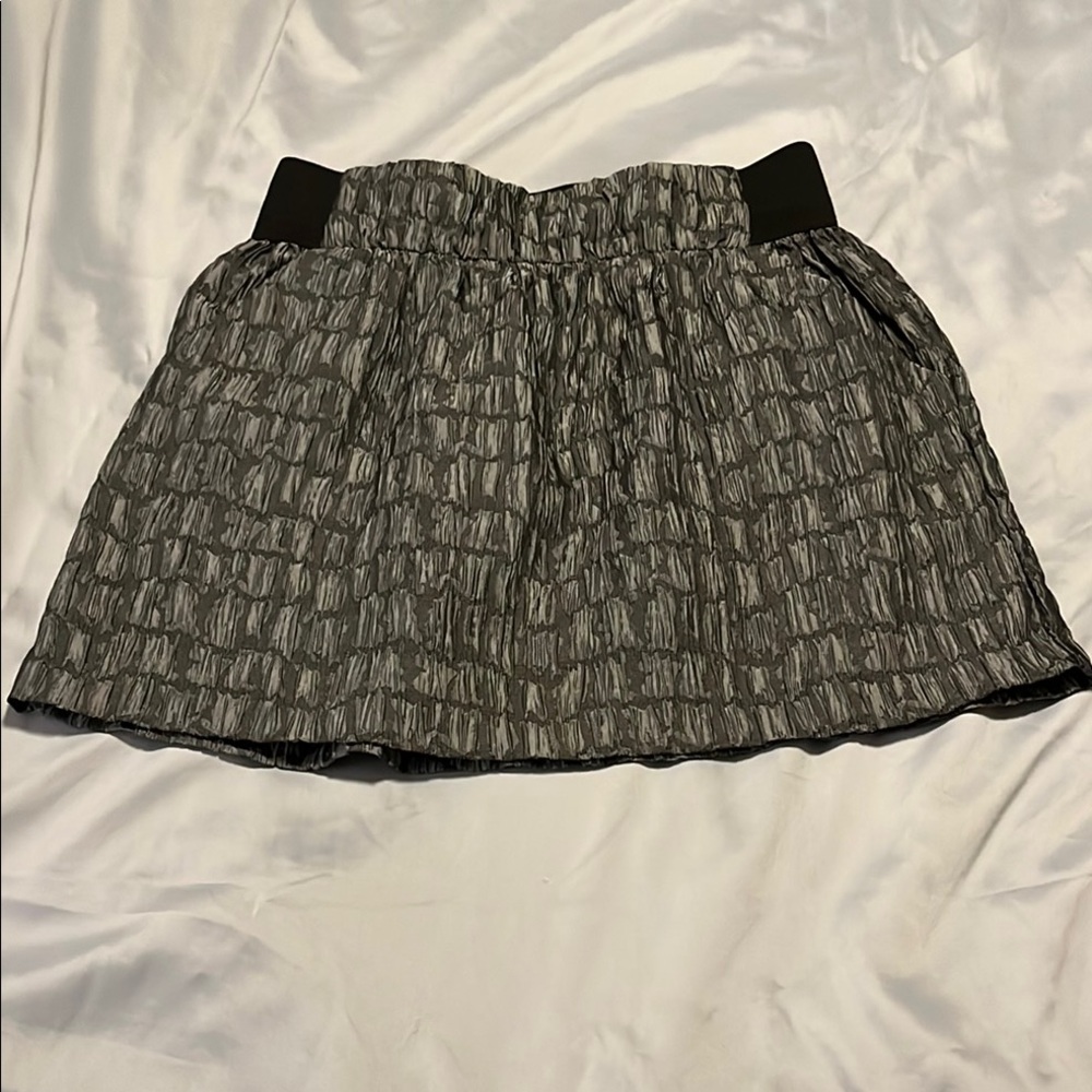 BCX Textured Black and Gray Mini Skirt Size Large